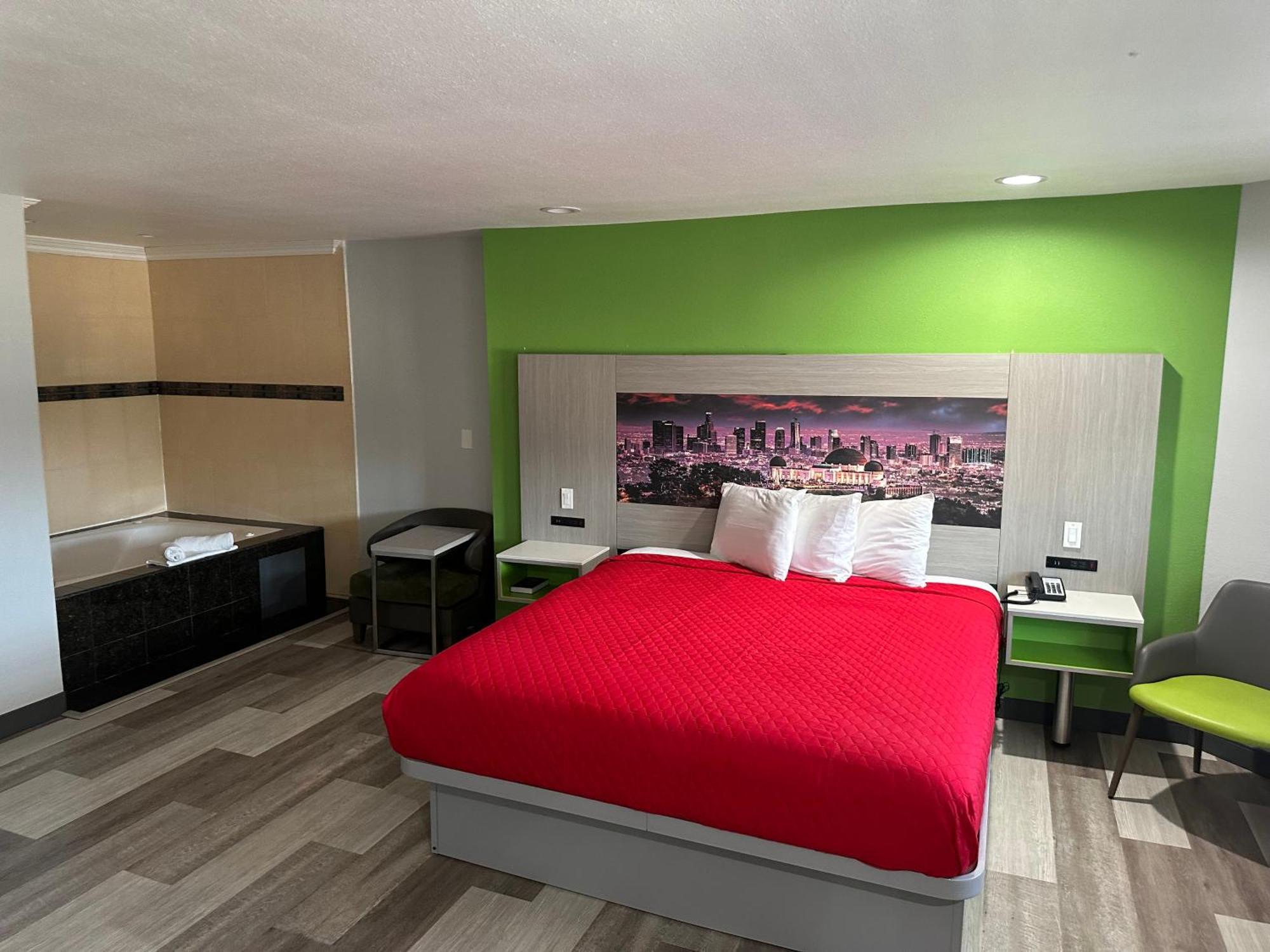 Garden Hotel 2*